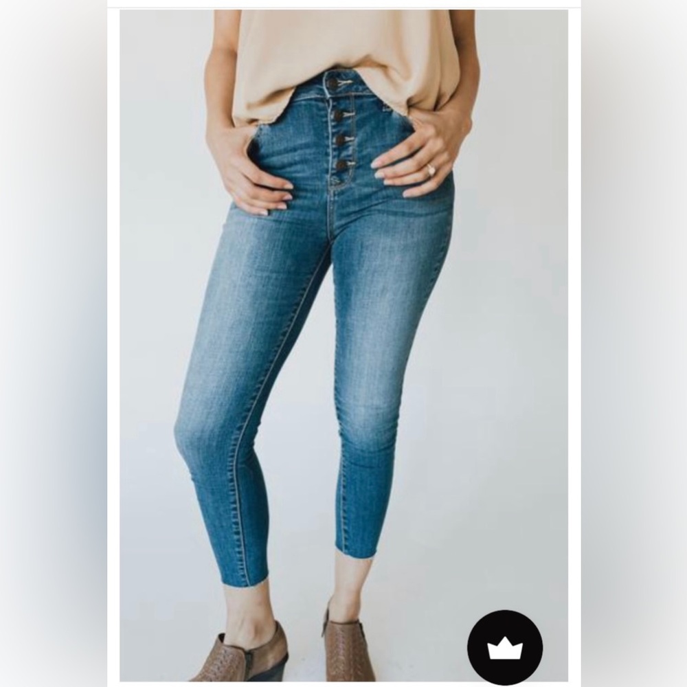 NEW Carly Jean Los Angeles CJLA Kenny High Rise Jeans Medium wash NWT size 9
